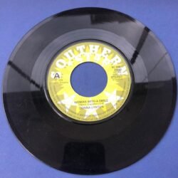 Donna Lynton – Woman With A Smile Plak