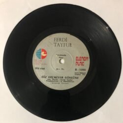 Ferdi Tayfur - Benim Gibi Sevenler / Söz Geçmiyor Gönlüme