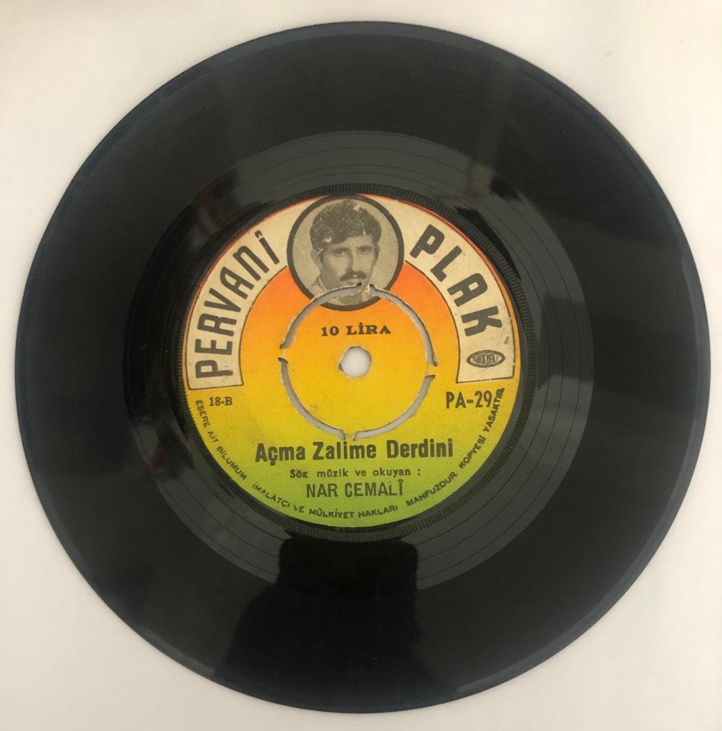 Nar Cemali Her yolcuyu gider sanma Açma zalime derdini Plak