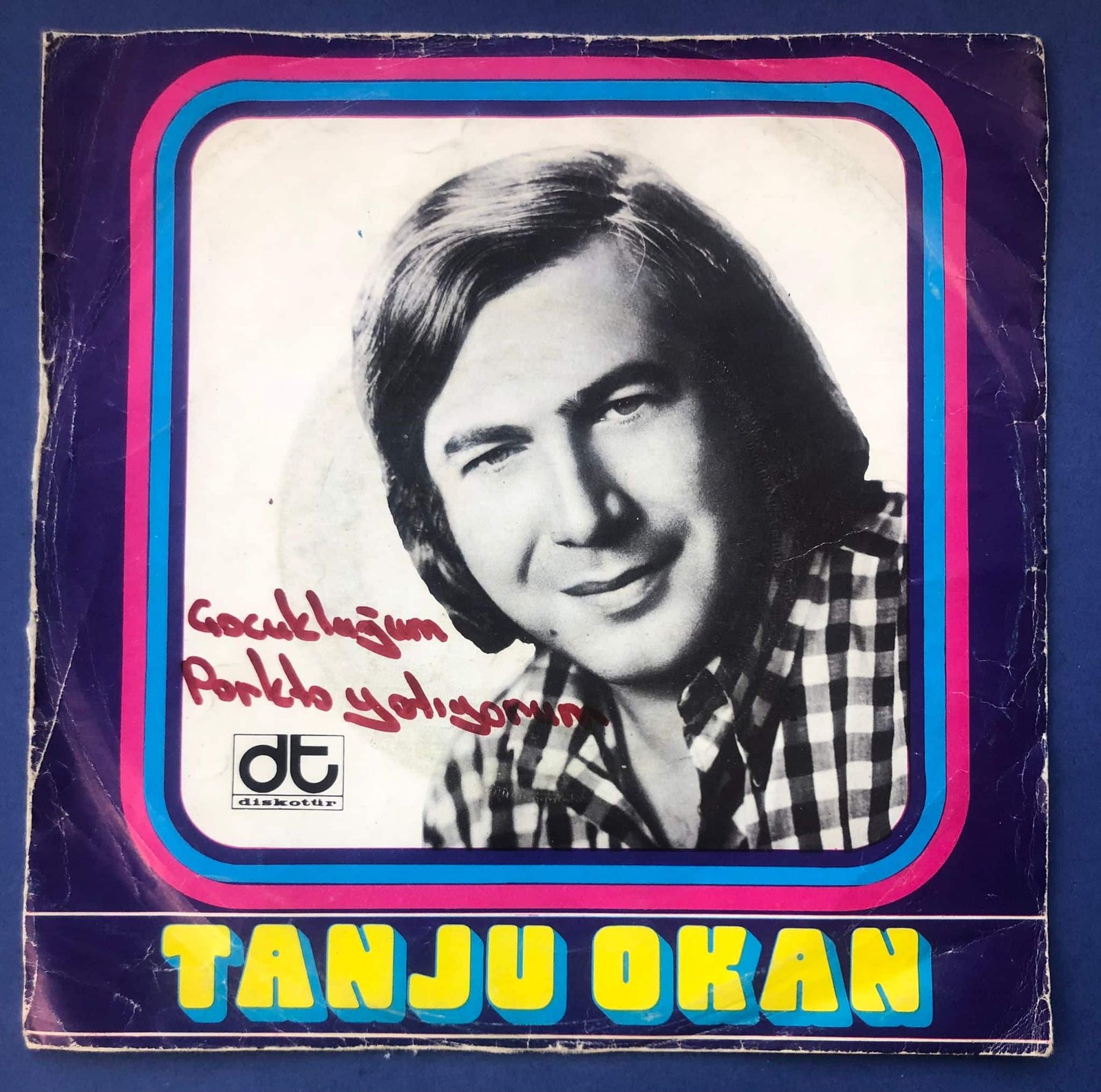 Tanju Okan - Çocukluğum, Parkta yatıyorum