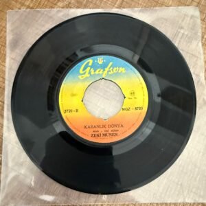 Zeki Müren – Bir Yangının Külünü Yeniden Yakıp Geçtin / Karanlık Dünya